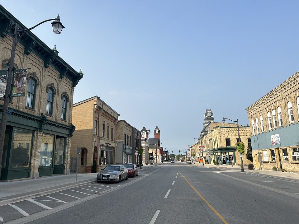 A picture of downtown Seaforth showing Cardno Hall in the background.